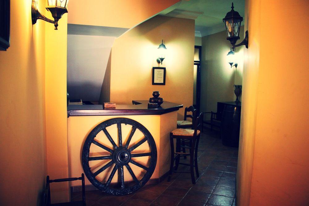 Hostal Pechi Huevar Del Aljarafe Exterior photo