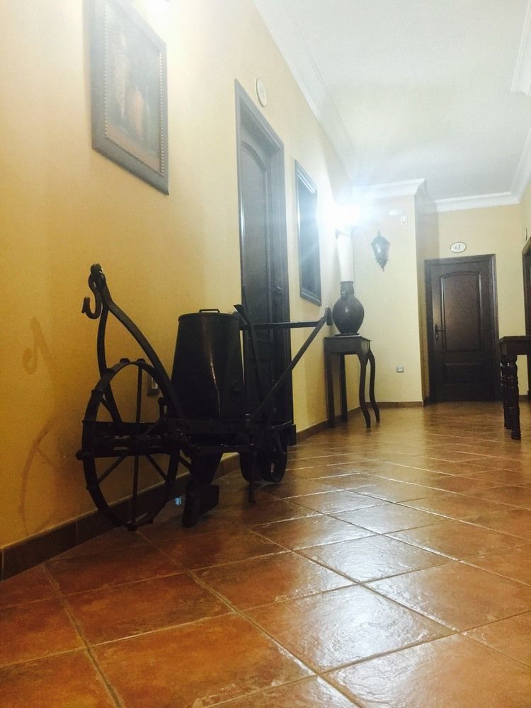 Hostal Pechi Huevar Del Aljarafe Exterior photo
