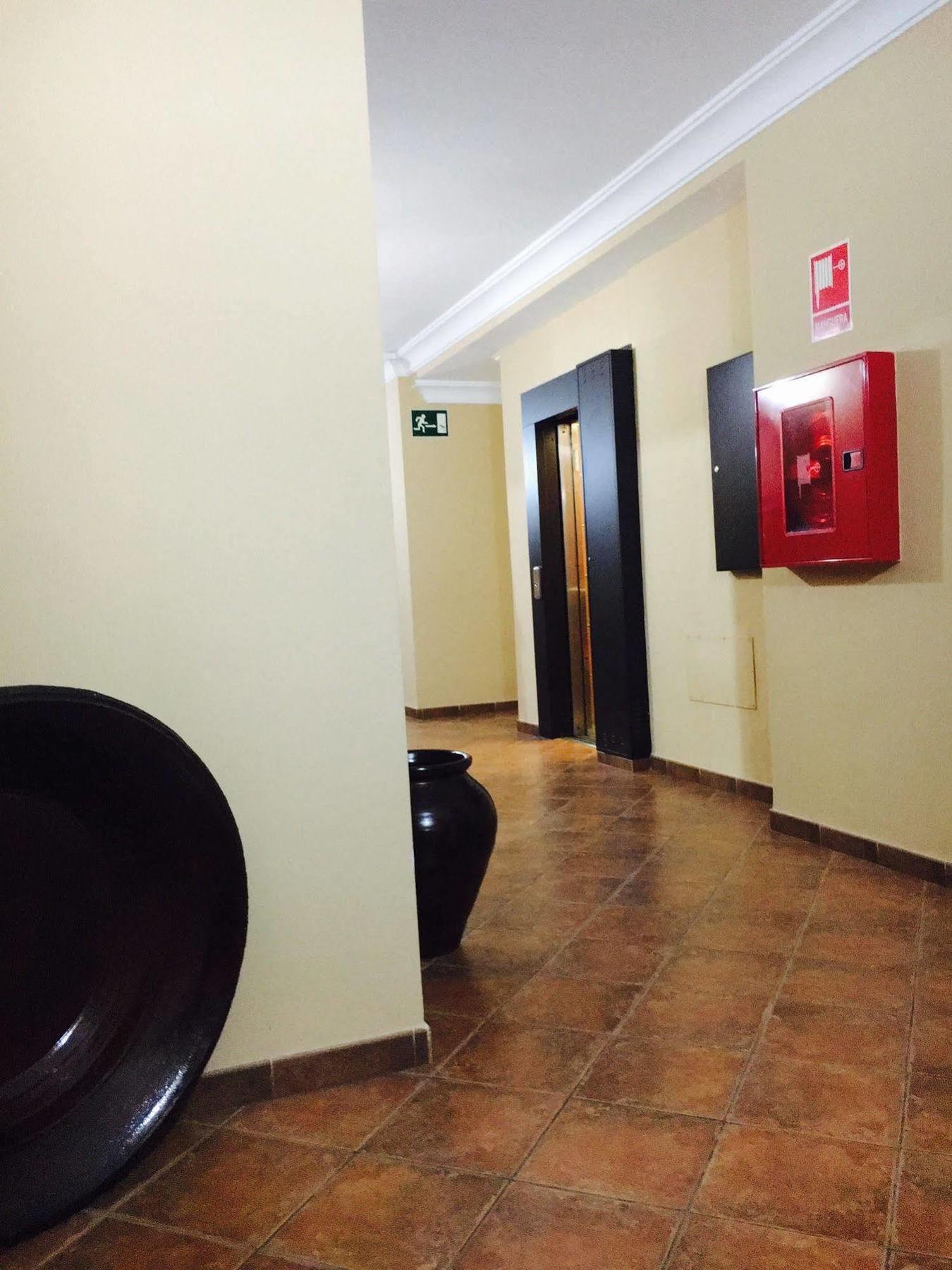 Hostal Pechi Huevar Del Aljarafe Exterior photo